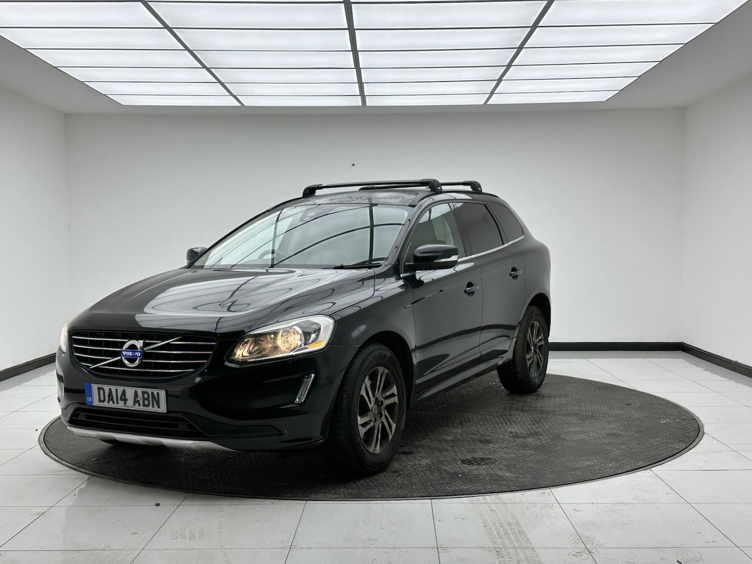 Used Volvo XC60 2014 for sale - 77063571: Photo 3