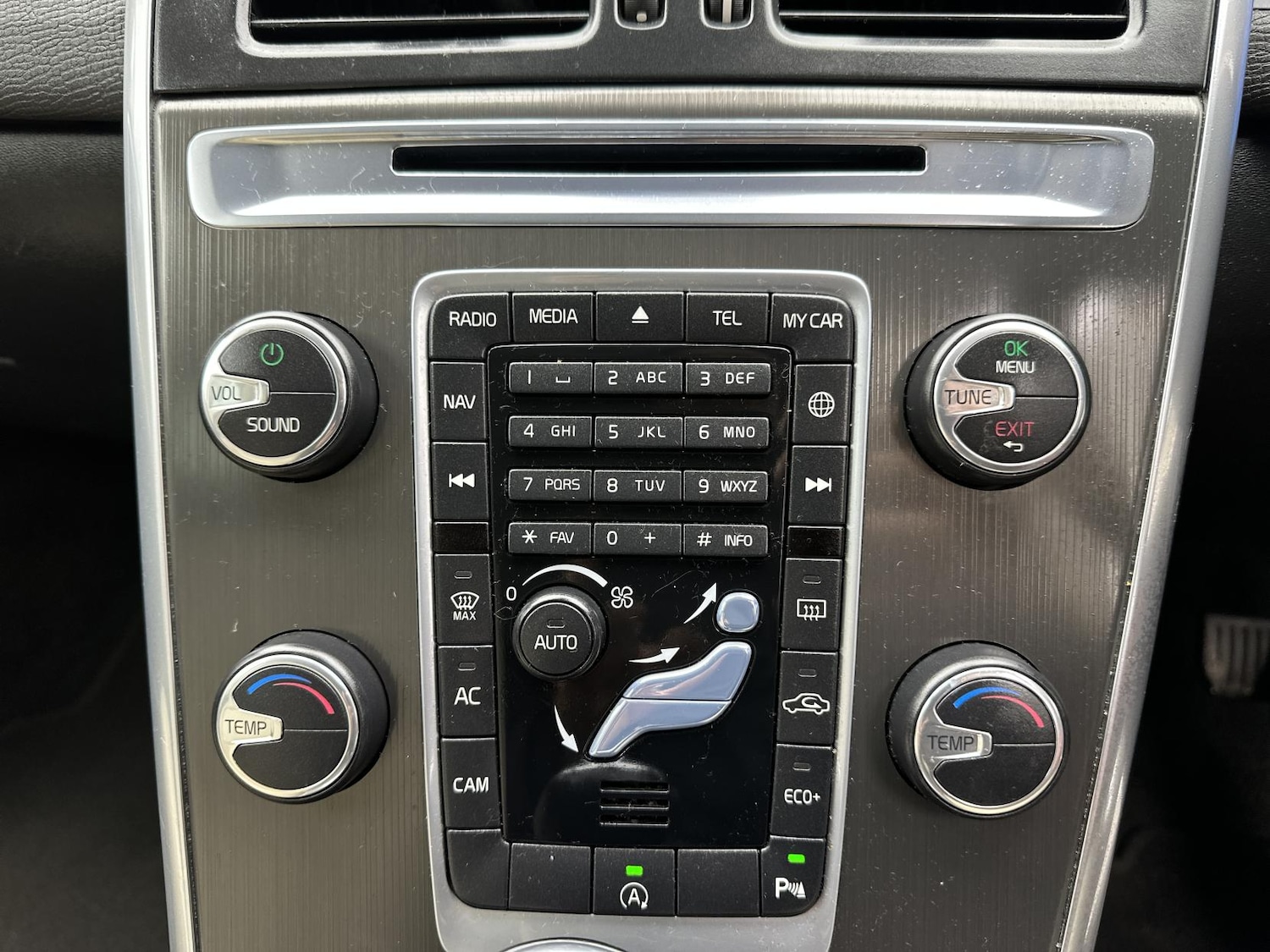 Used Volvo XC60 2014 for sale - 77063571: Photo 38