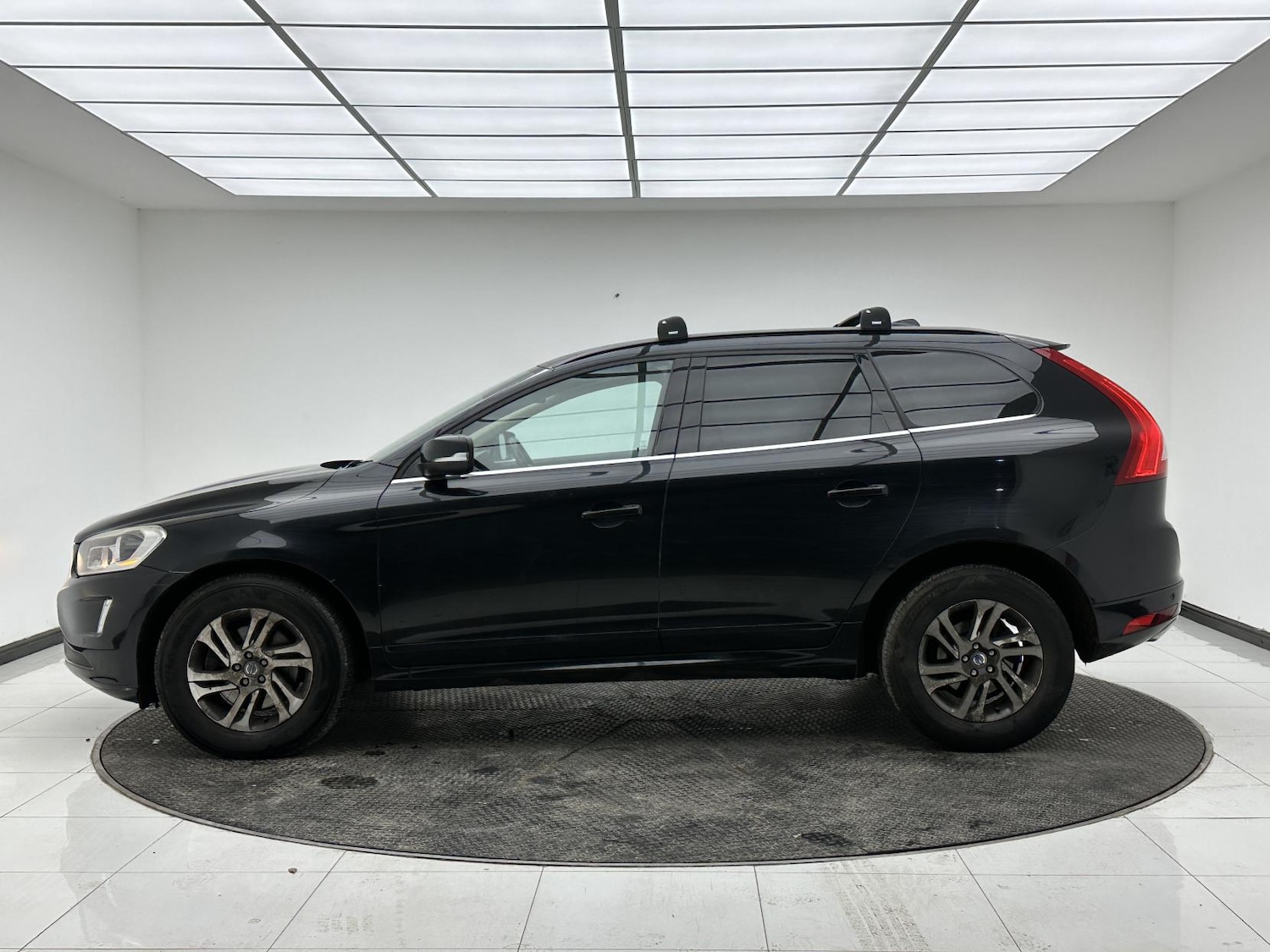 Used Volvo XC60 2014 for sale - 77063571: Photo 4