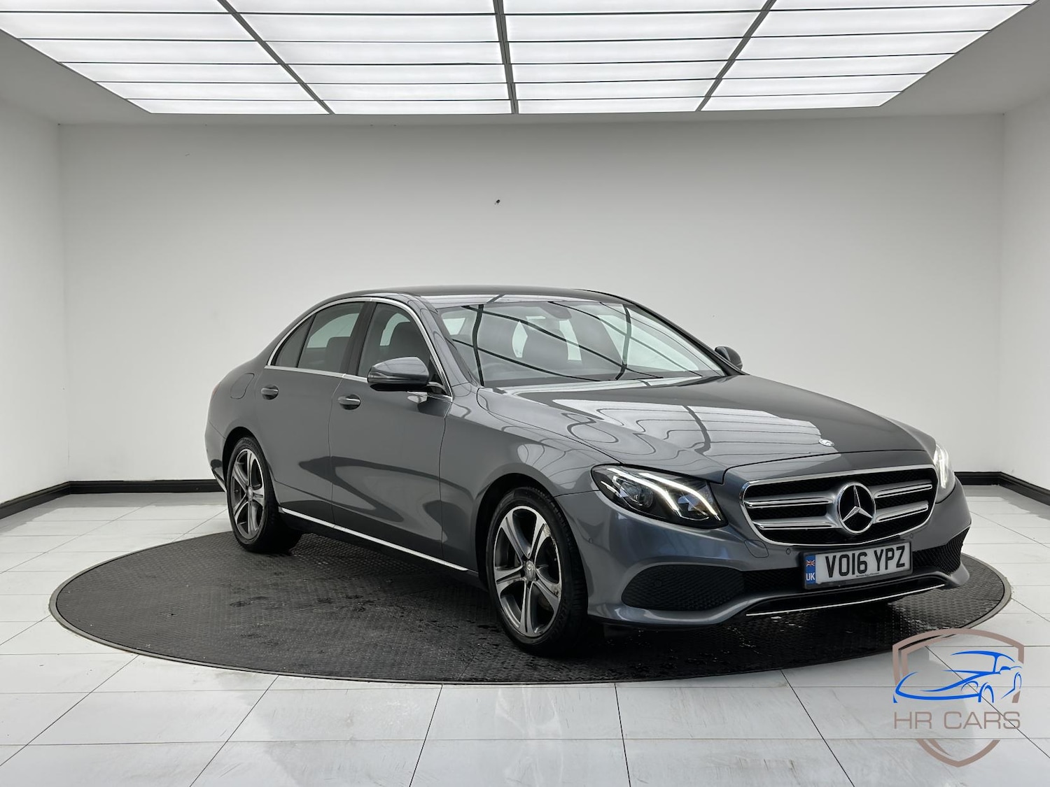 Used Mercedes-Benz E Class 2016 for sale - 76609302: Photo 1