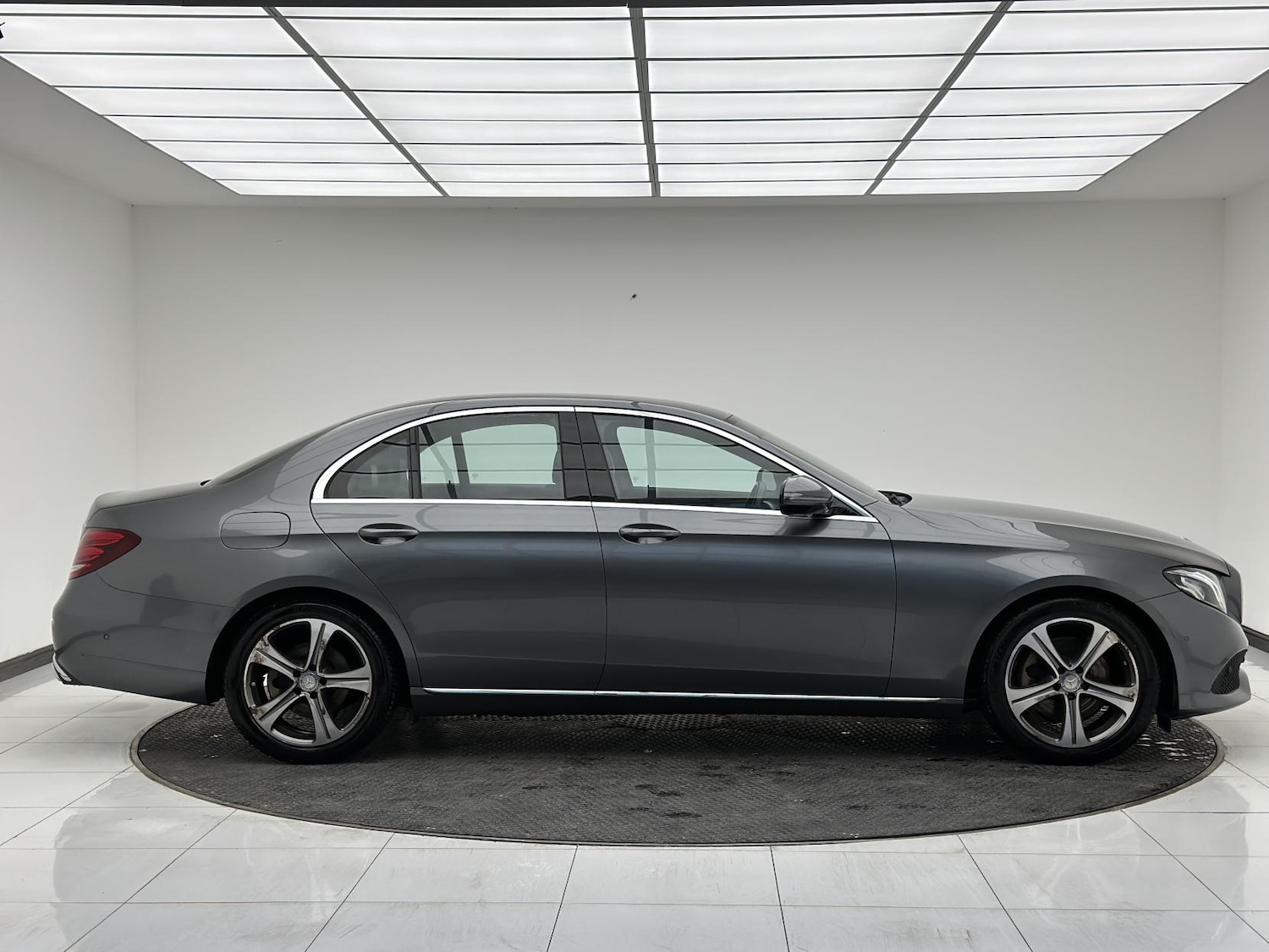 Used Mercedes-Benz E Class 2016 for sale - 76609302: Photo 10