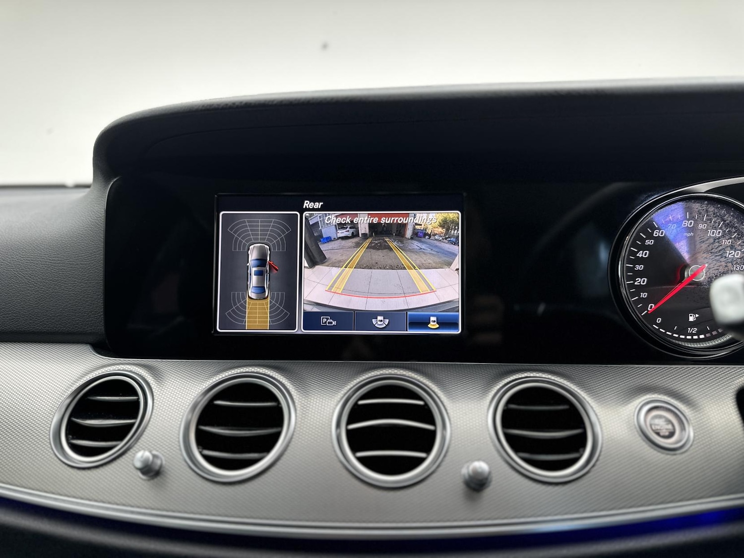 Used Mercedes-Benz E Class 2016 for sale - 76609302: Photo 11