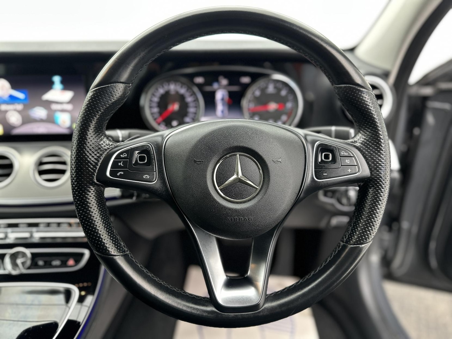 Used Mercedes-Benz E Class 2016 for sale - 76609302: Photo 13