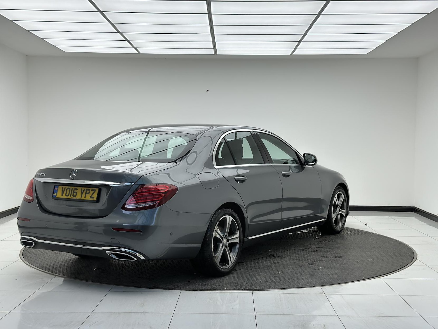 Used Mercedes-Benz E Class 2016 for sale - 76609302: Photo 15