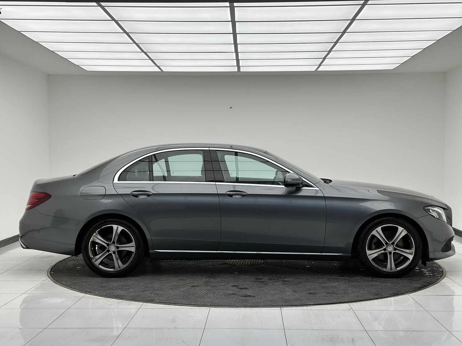 Used Mercedes-Benz E Class 2016 for sale - 76609302: Photo 17