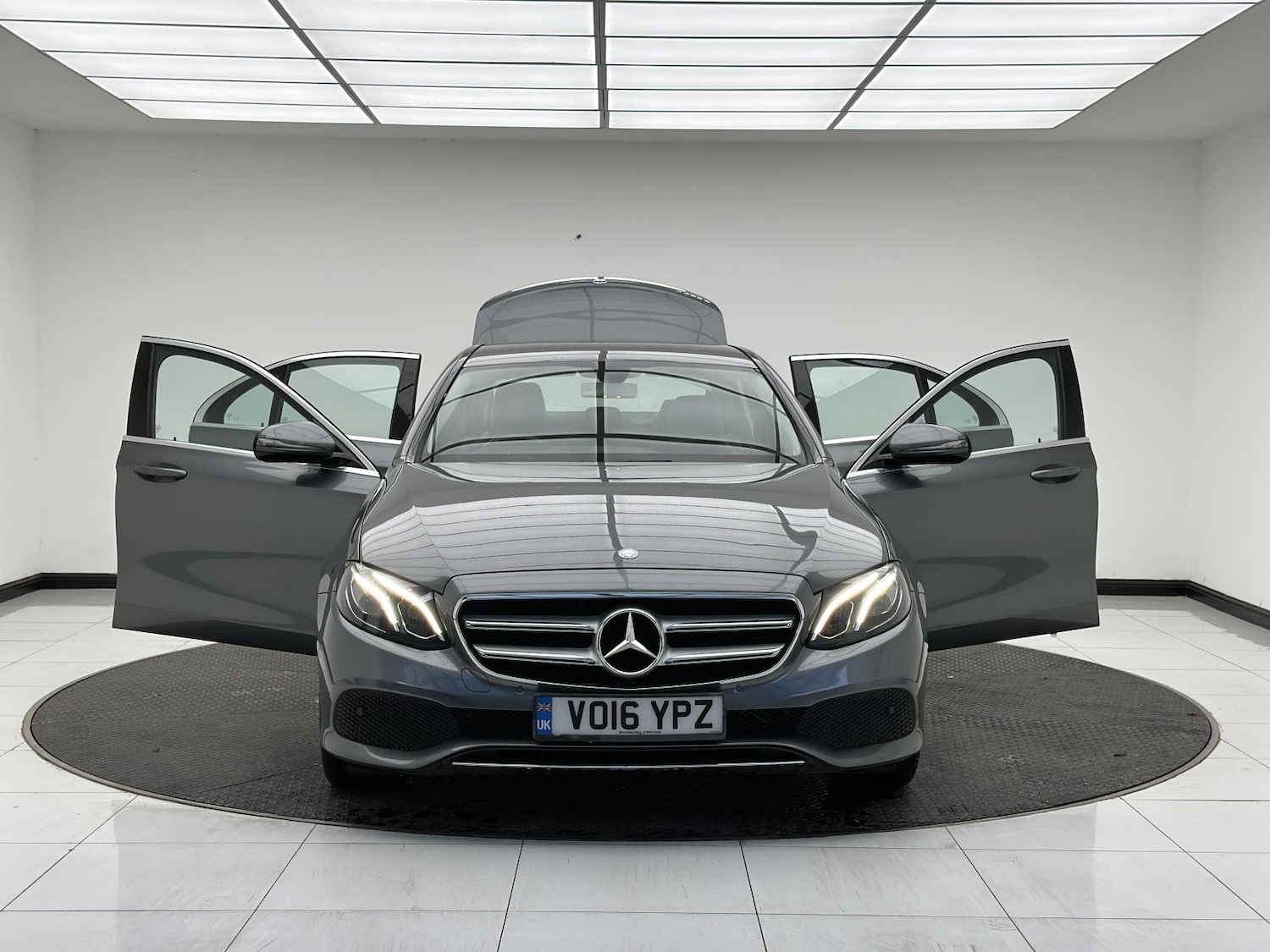 Used Mercedes-Benz E Class 2016 for sale - 76609302: Photo 18