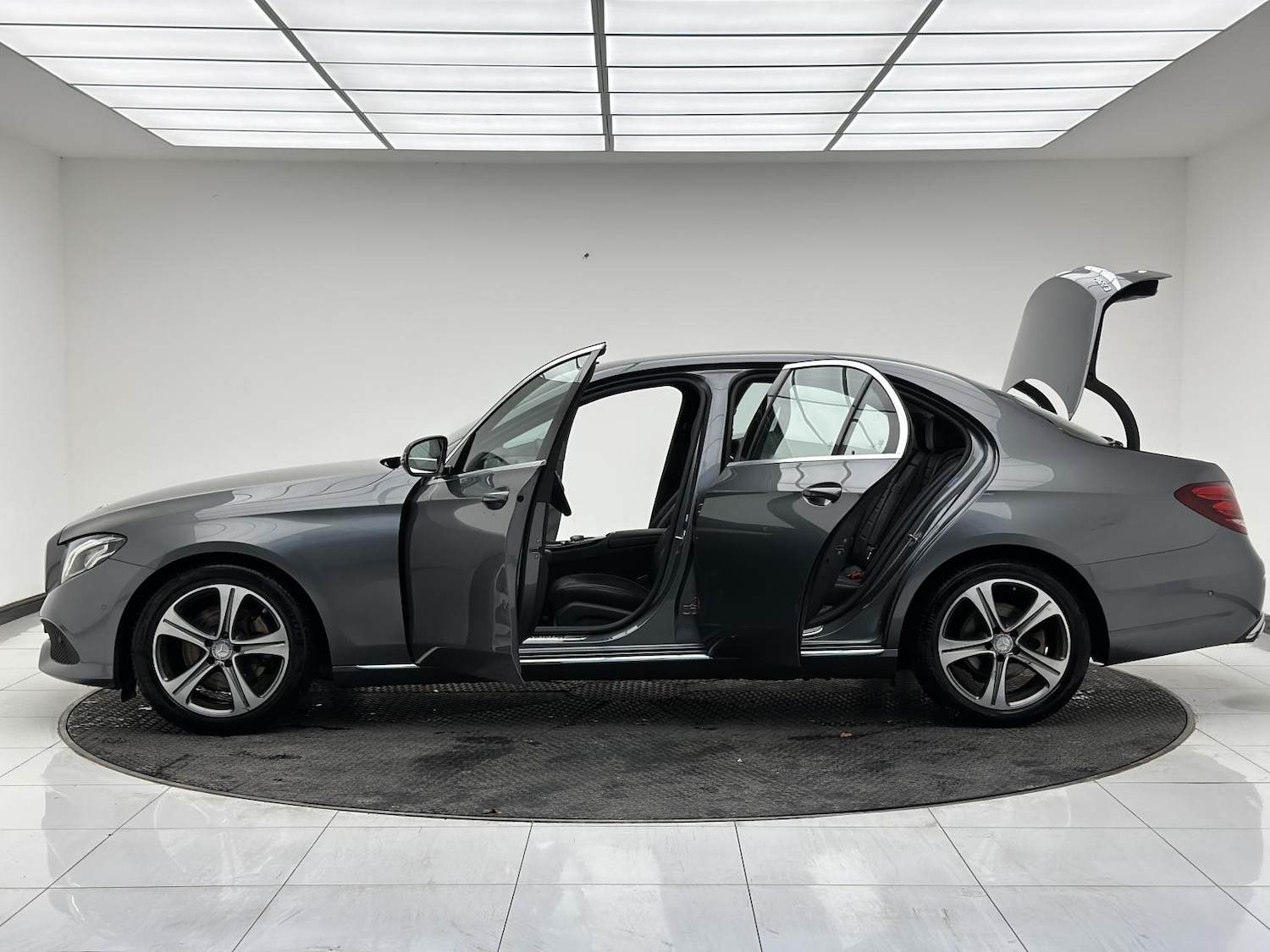 Used Mercedes-Benz E Class 2016 for sale - 76609302: Photo 19