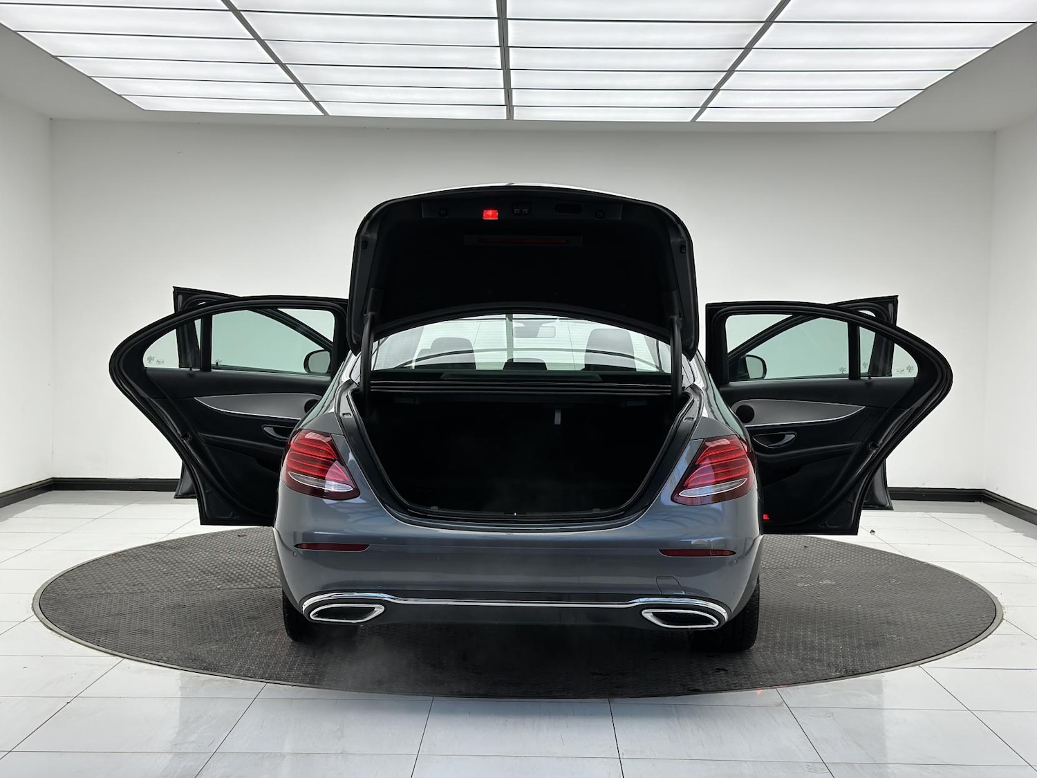 Used Mercedes-Benz E Class 2016 for sale - 76609302: Photo 20