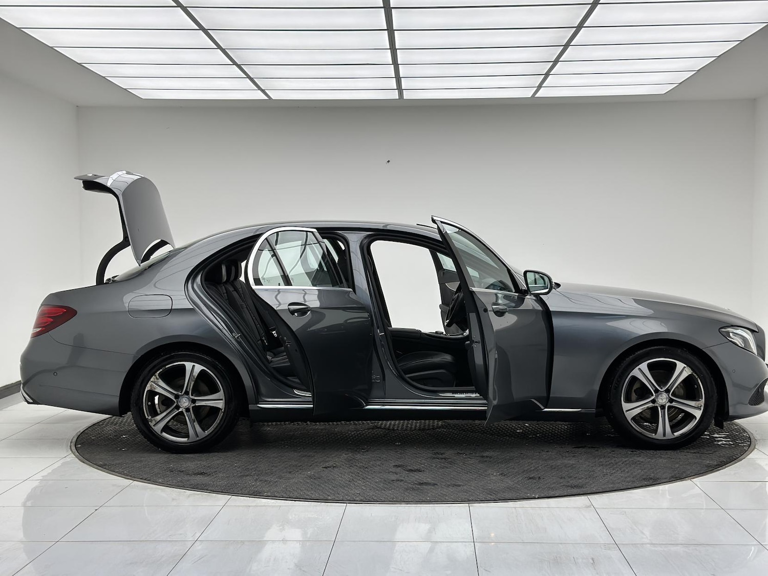 Used Mercedes-Benz E Class 2016 for sale - 76609302: Photo 22