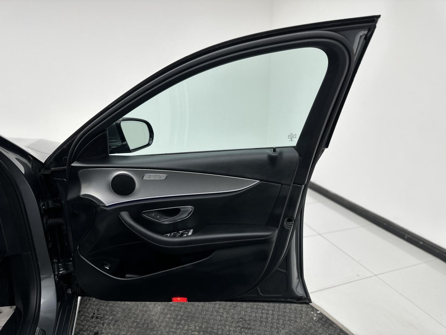 Used Mercedes-Benz E Class 2016 for sale - 76609302: Photo 26