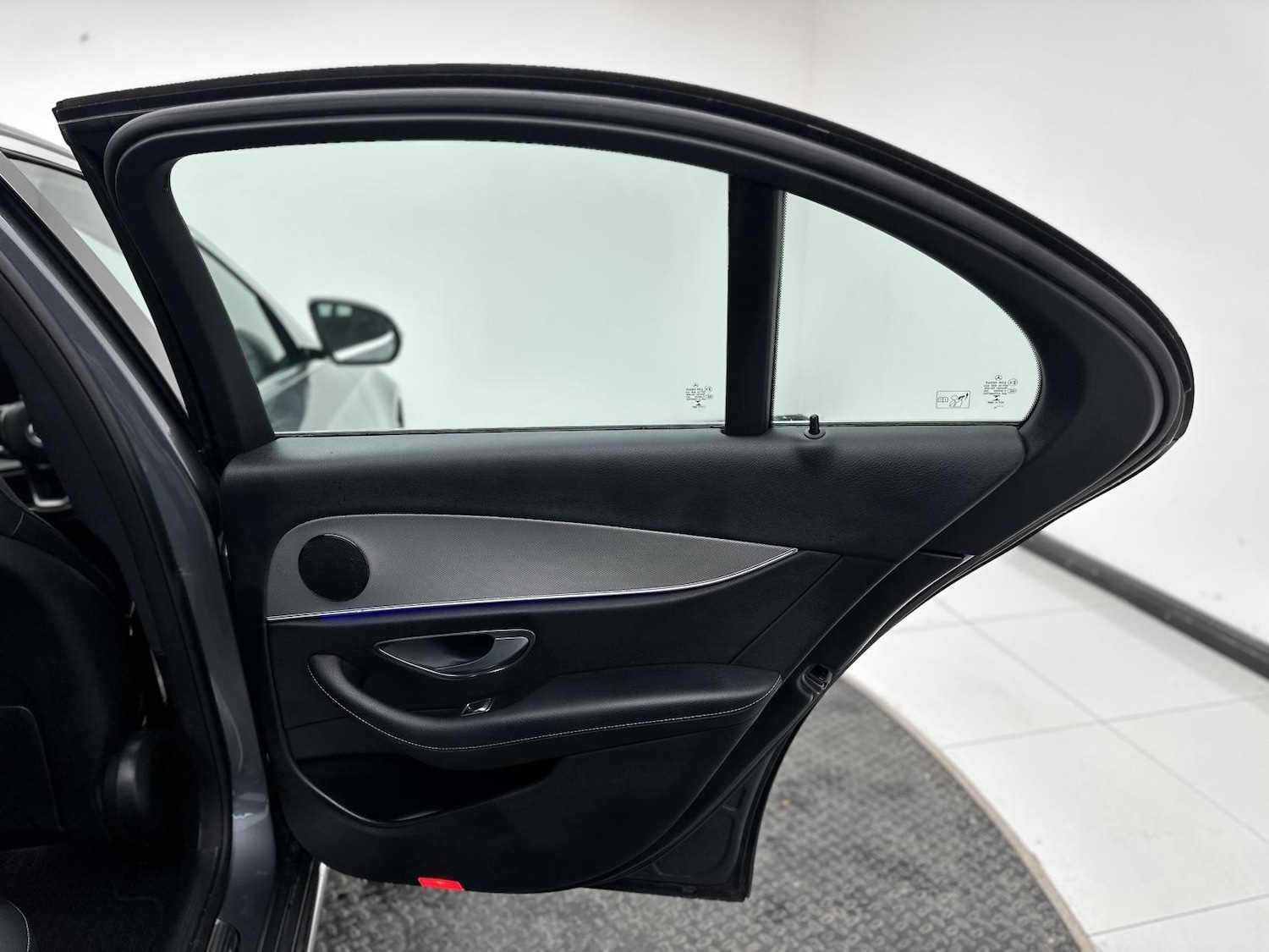 Used Mercedes-Benz E Class 2016 for sale - 76609302: Photo 28