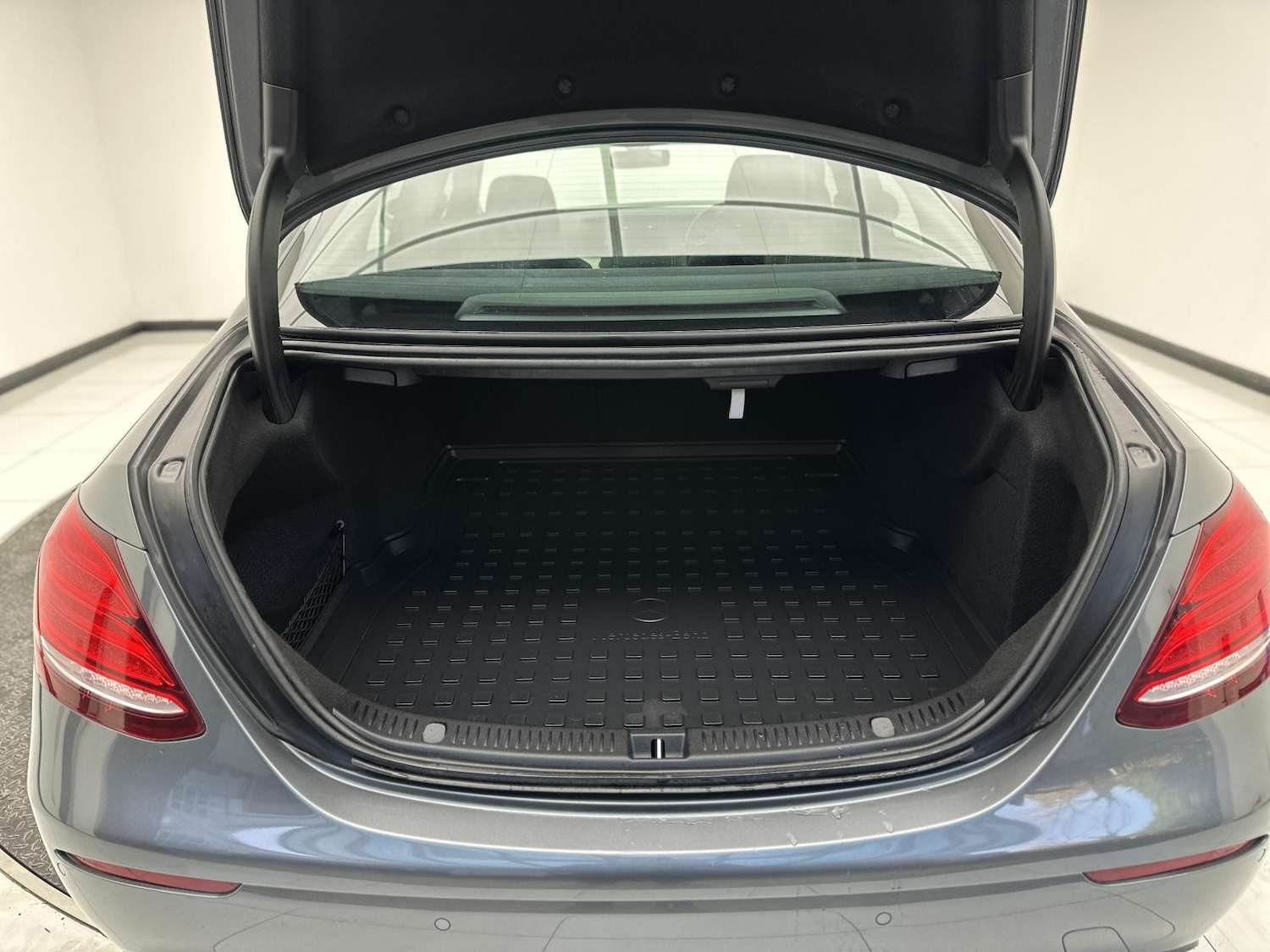 Used Mercedes-Benz E Class 2016 for sale - 76609302: Photo 33