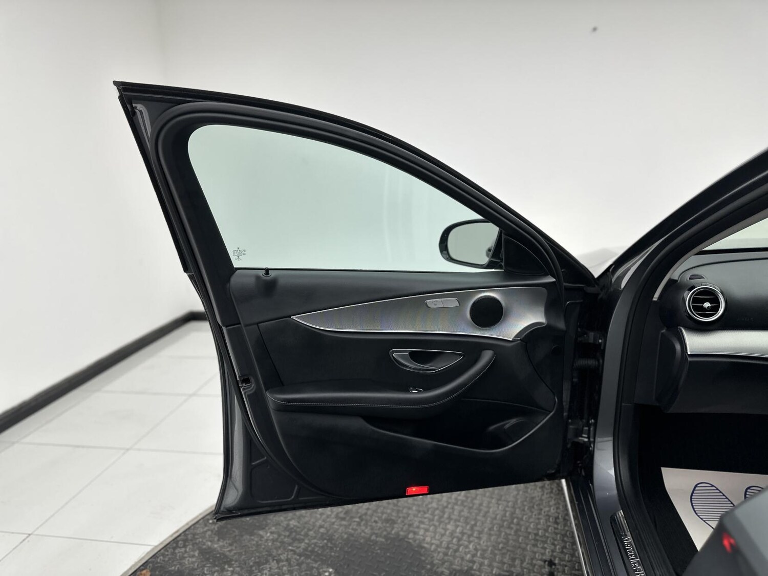 Used Mercedes-Benz E Class 2016 for sale - 76609302: Photo 43