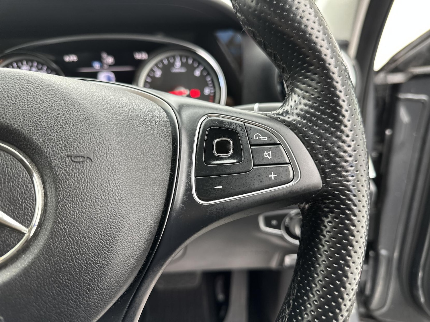 Used Mercedes-Benz E Class 2016 for sale - 76609302: Photo 49