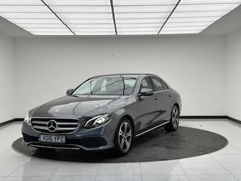 Used Mercedes-Benz E Class 2016 for sale - 76609302: Photo