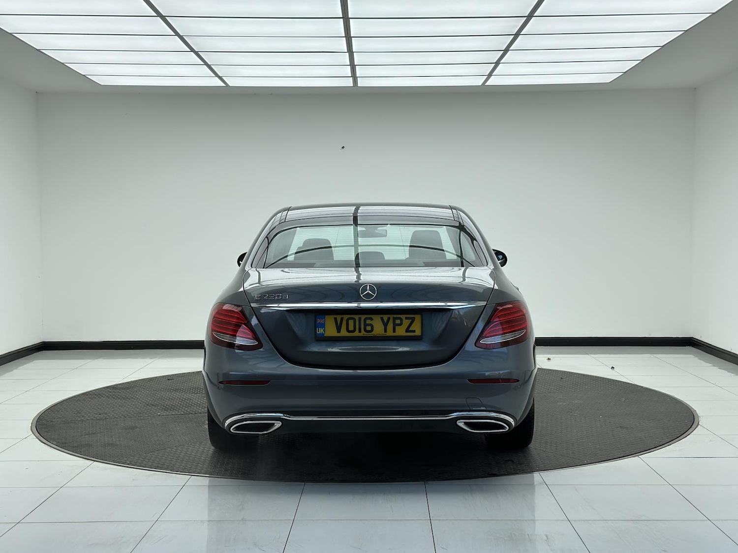 Used Mercedes-Benz E Class 2016 for sale - 76609302: Photo 6