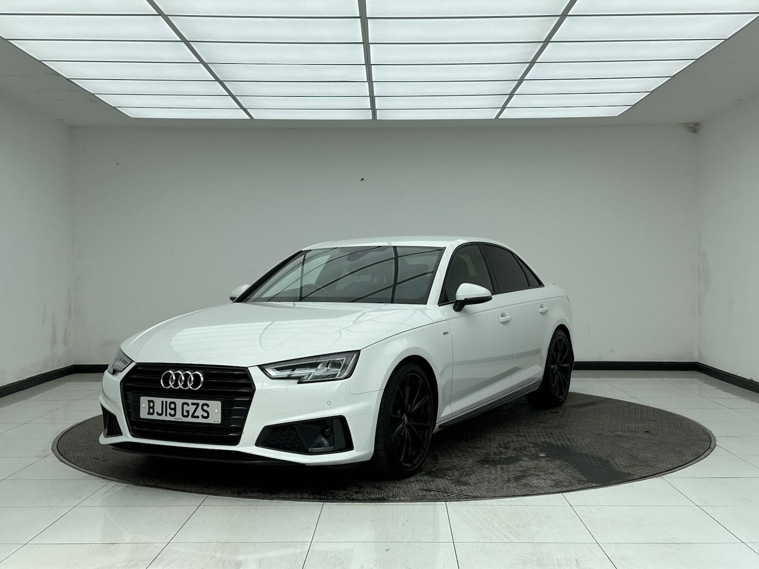 Used Audi A4 2019 for sale - 78184134: Photo 3