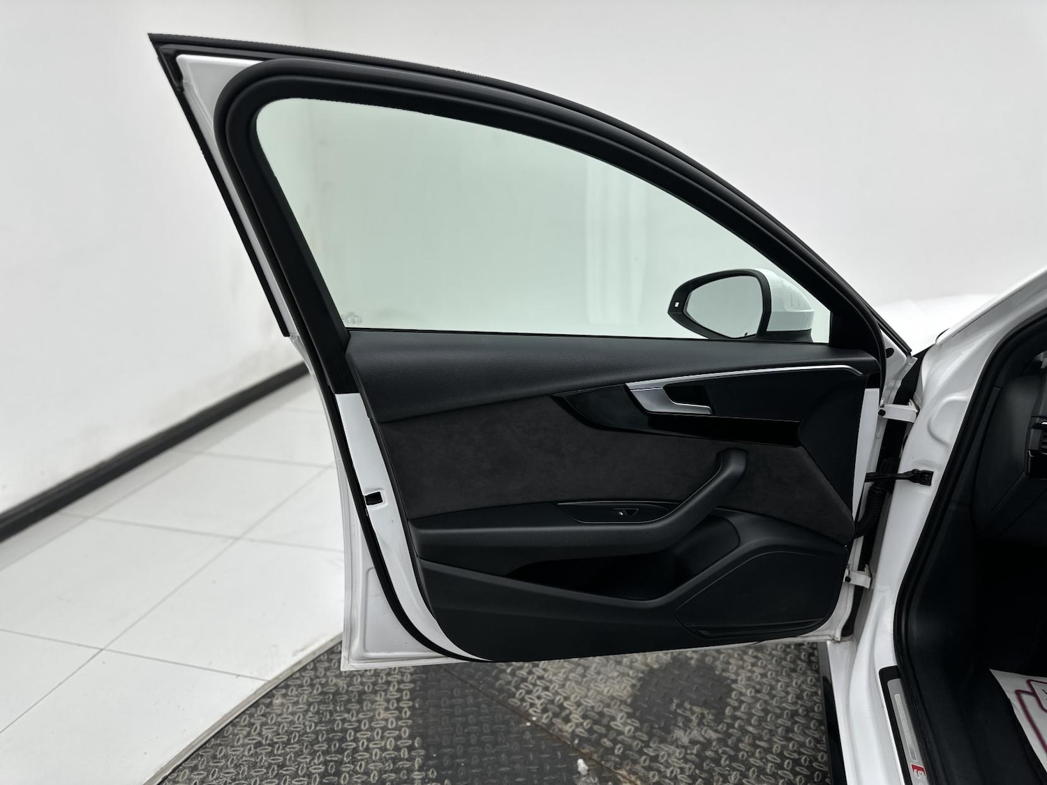 Used Audi A4 2019 for sale - 78184134: Photo 32