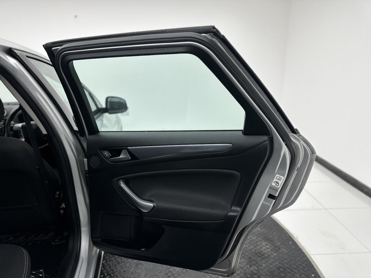 Used Ford Mondeo 2012 for sale - 76591703: Photo 19