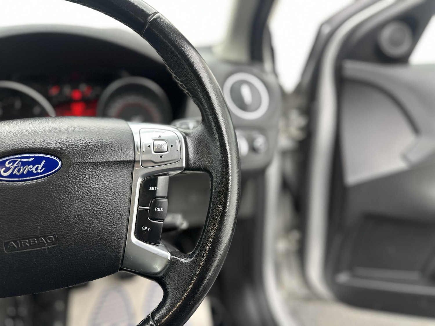 Used Ford Mondeo 2012 for sale - 76591703: Photo 35