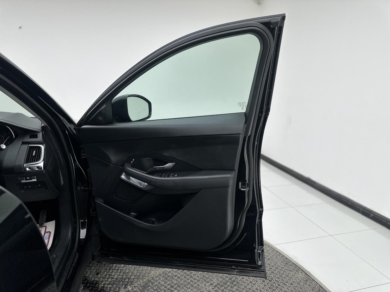 Used Jaguar E-Pace 2018 for sale - 78170032: Photo 17