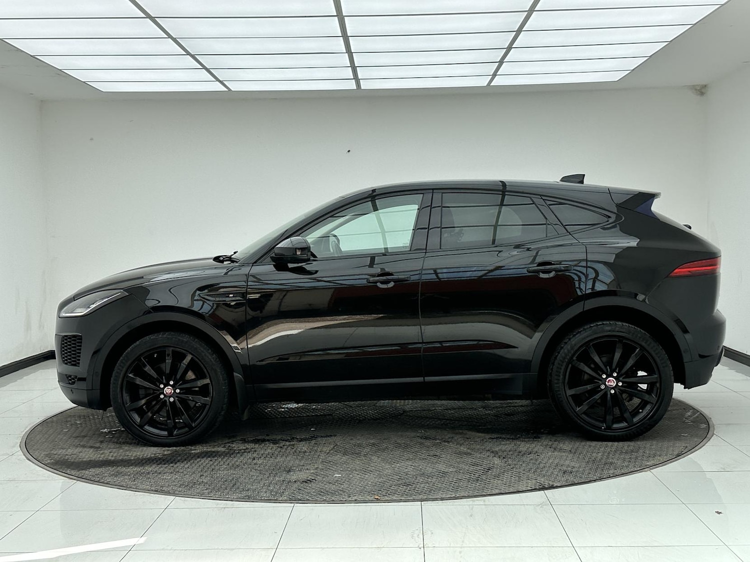 Used Jaguar E-Pace 2018 for sale - 78170032: Photo 3
