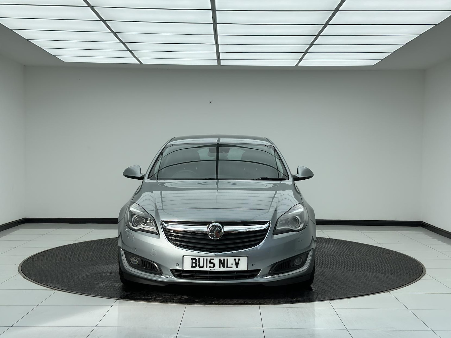 Used Vauxhall Insignia 2015 for sale - 76344876: Photo 2