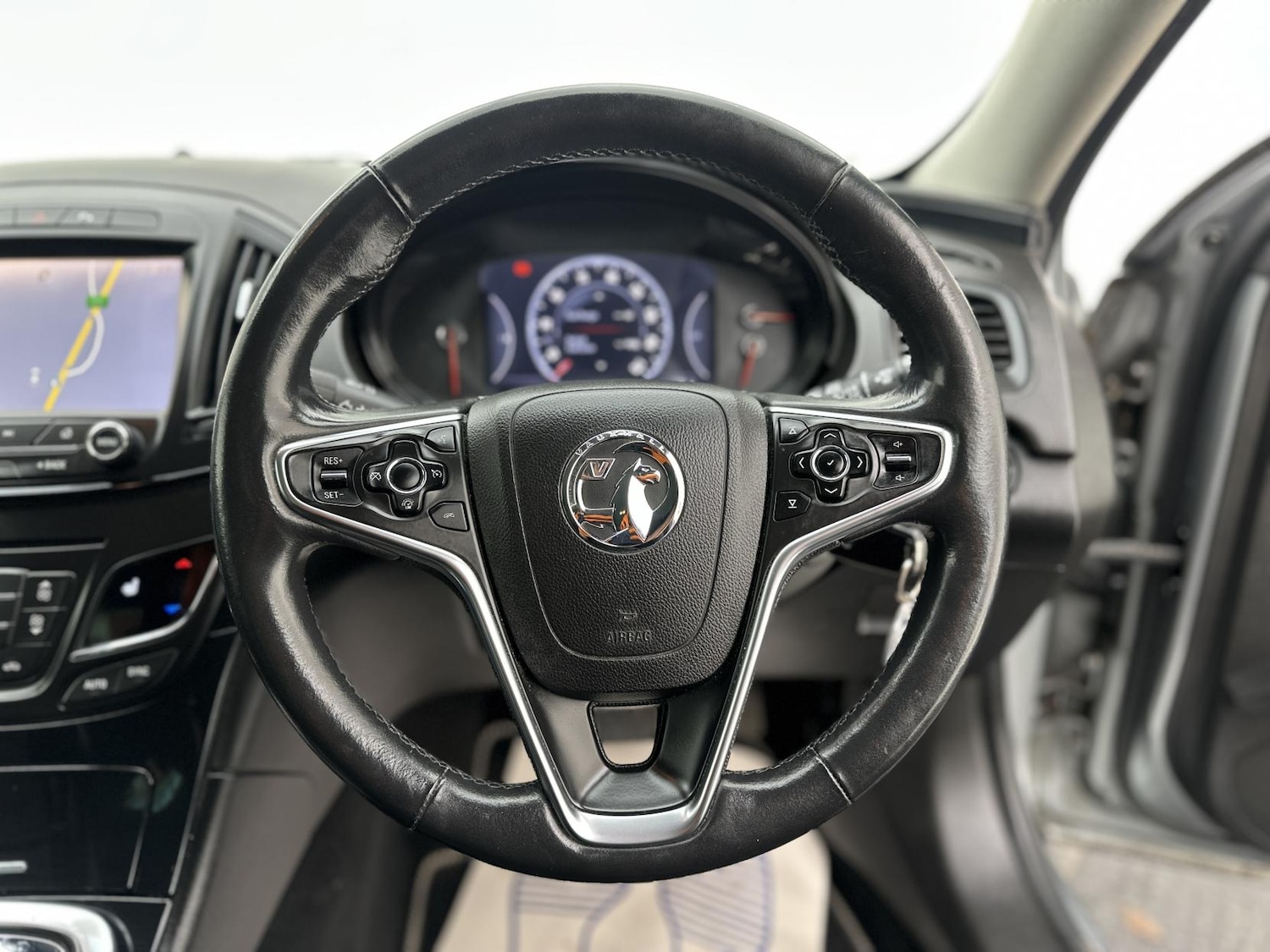 Used Vauxhall Insignia 2015 for sale - 76344876: Photo 25