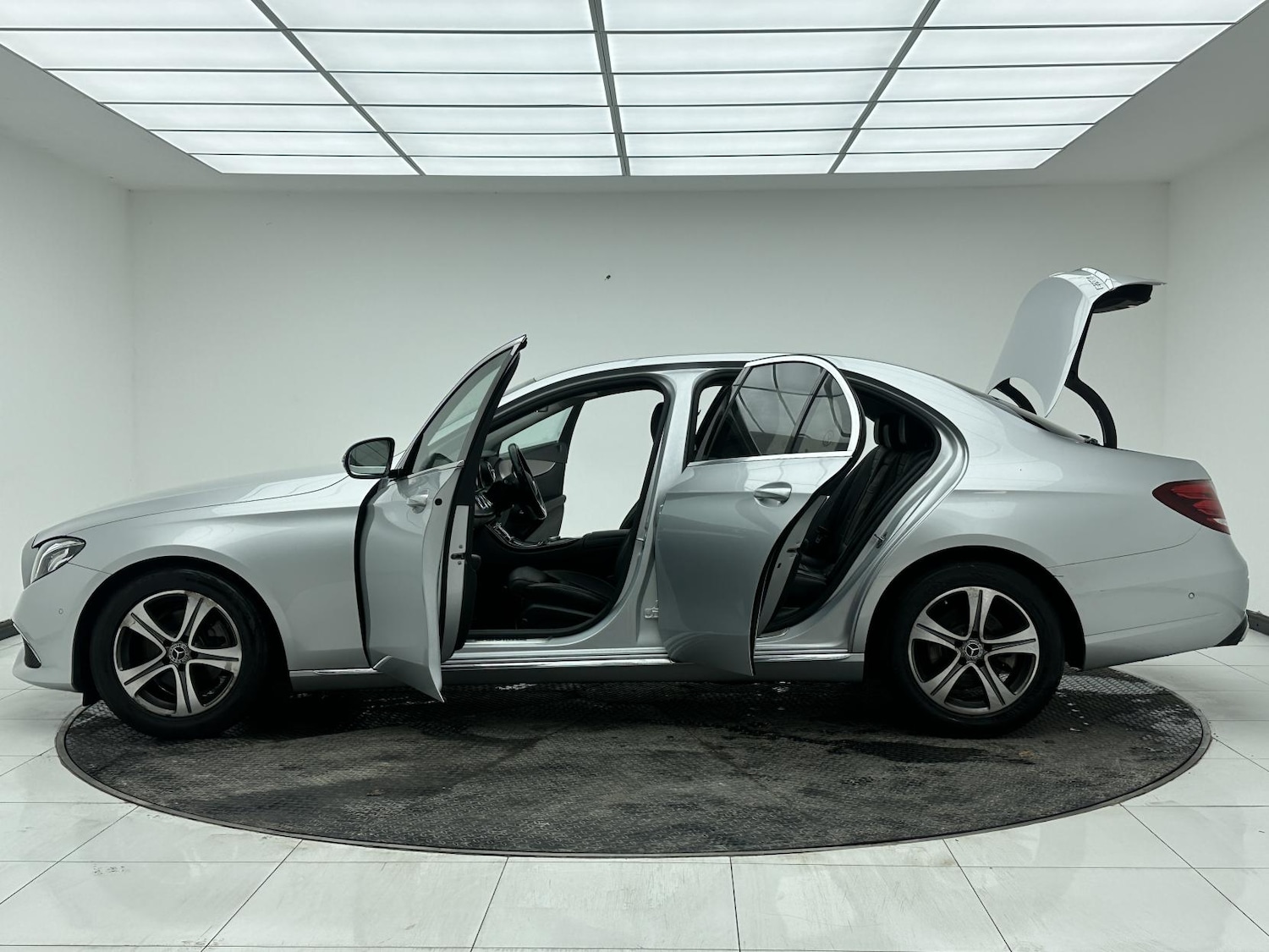 Used Mercedes-Benz E Class 2018 for sale - 77228506: Photo 12