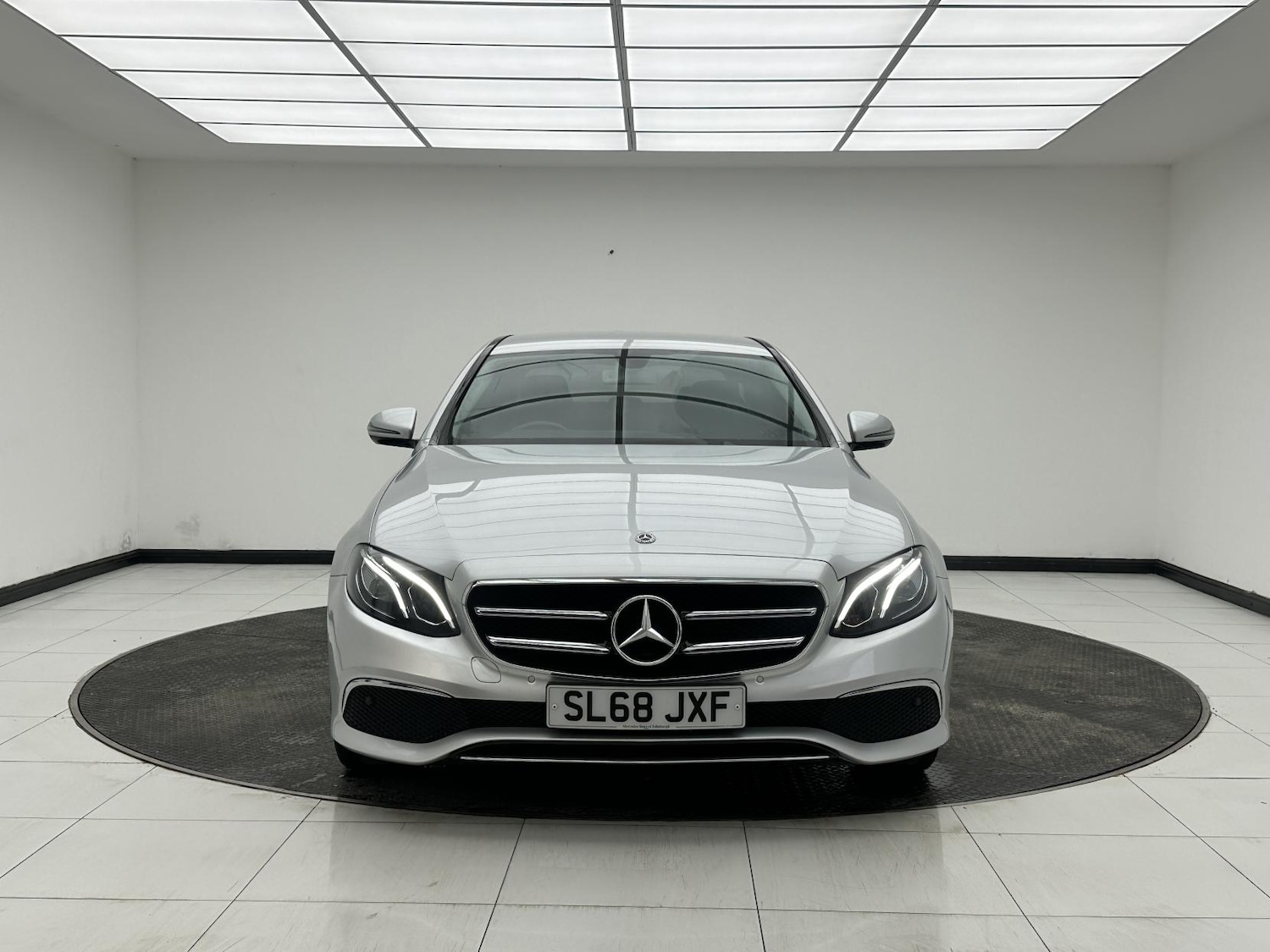 Used Mercedes-Benz E Class 2018 for sale - 77228506: Photo 2