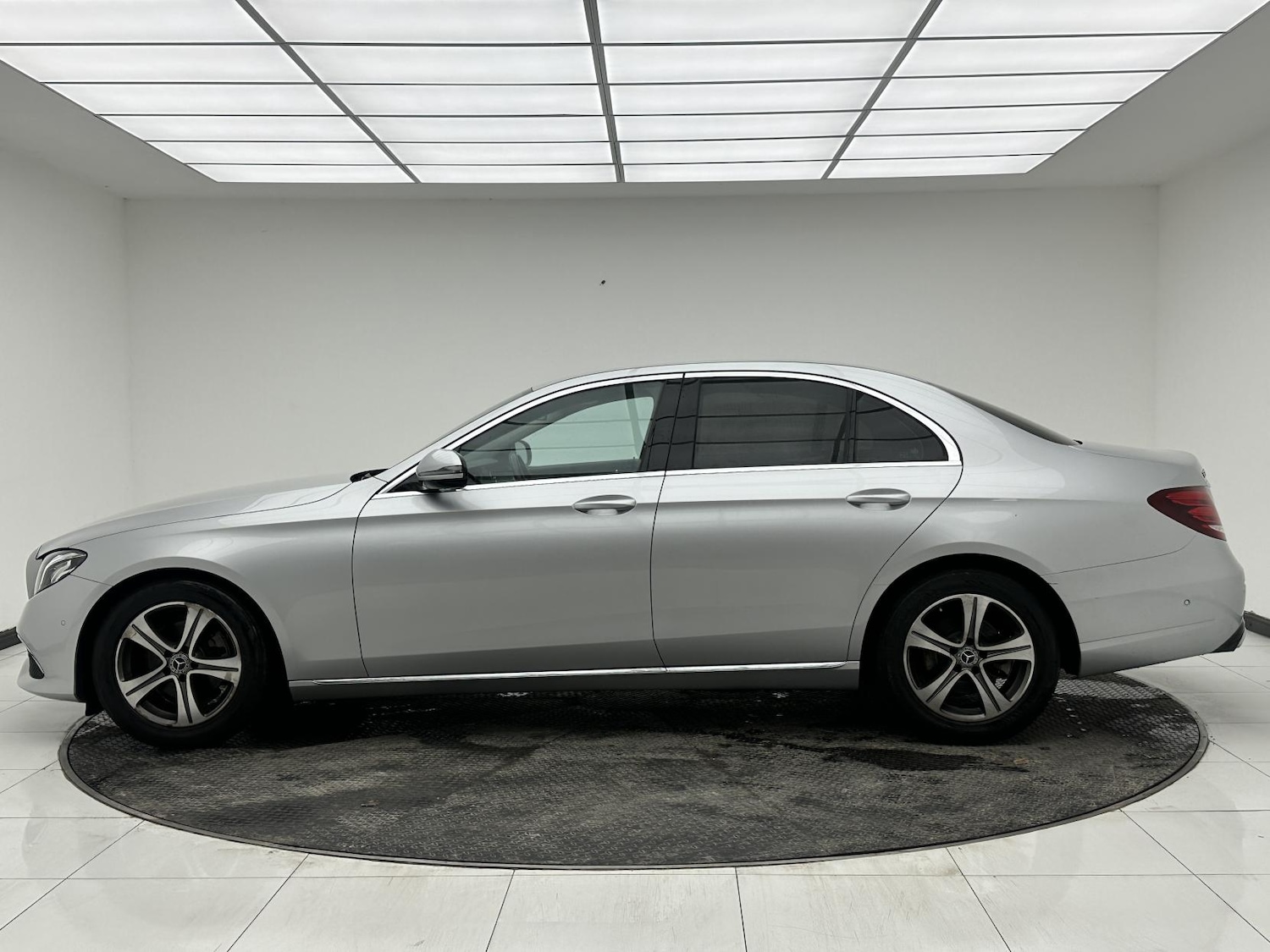Used Mercedes-Benz E Class 2018 for sale - 77228506: Photo 4