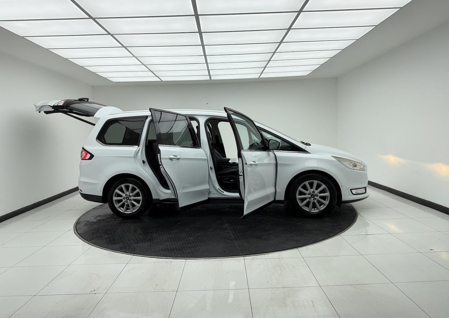 Used Ford Galaxy 2016 for sale - 76497781: Photo 46