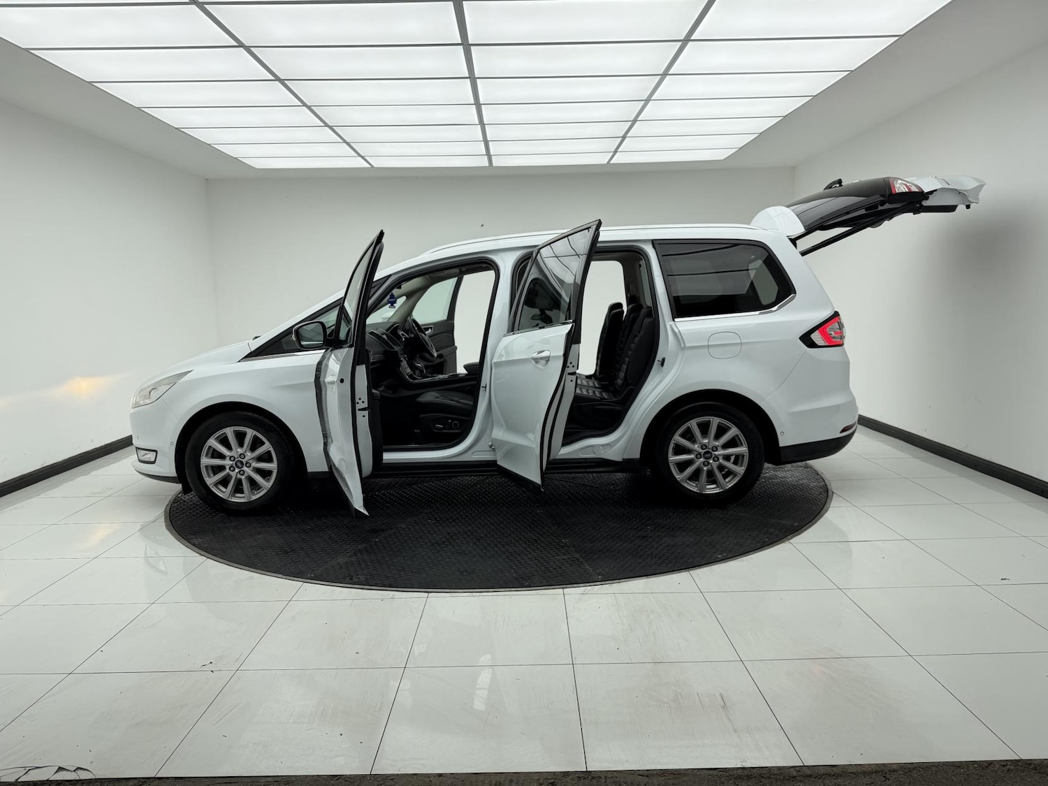 Used Ford Galaxy 2016 for sale - 76497781: Photo 48