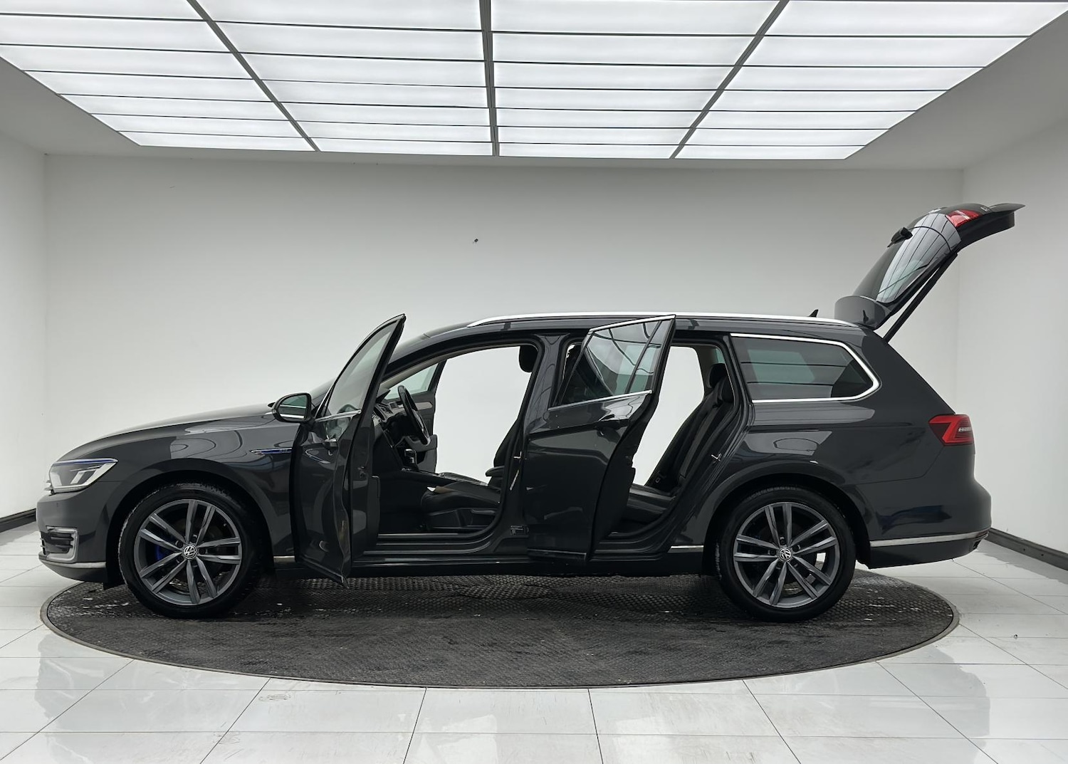 Used Volkswagen Passat 2017 for sale - 76714085: Photo 11