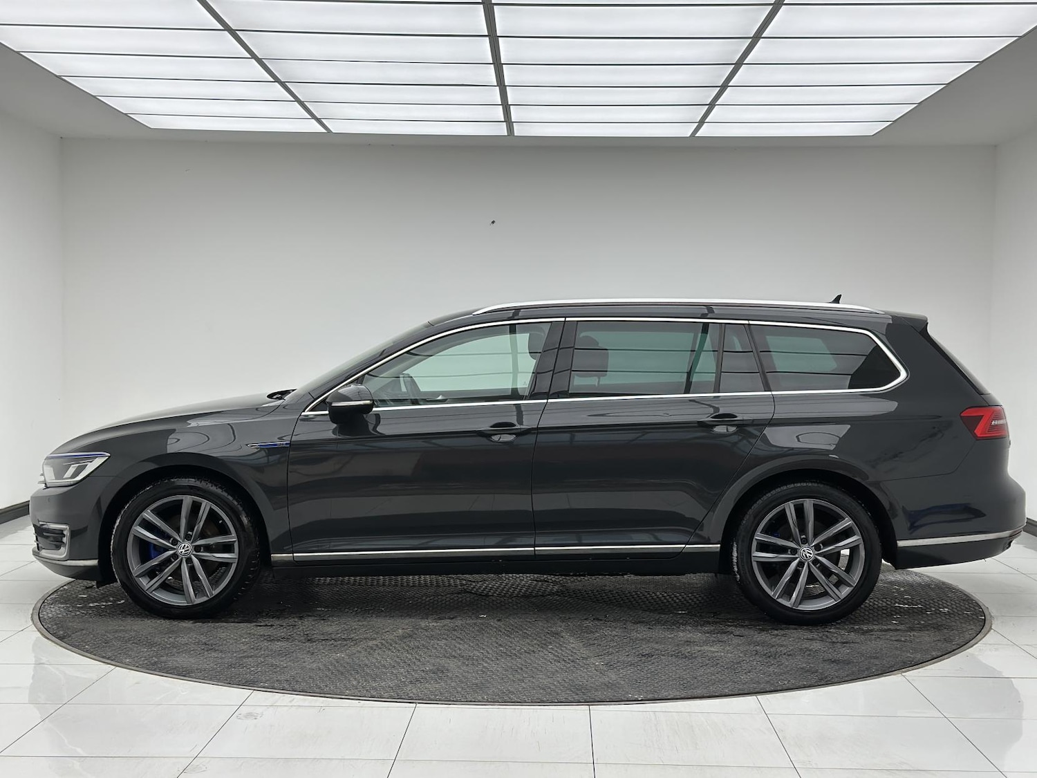 Used Volkswagen Passat 2017 for sale - 76714085: Photo 4