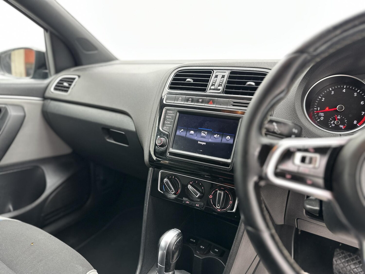 Used Volkswagen Polo 2017 for sale - 77619388: Photo 41