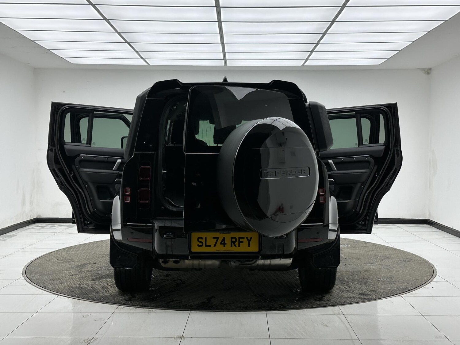 Used Land Rover Defender 2024 for sale - 77906975: Photo 14