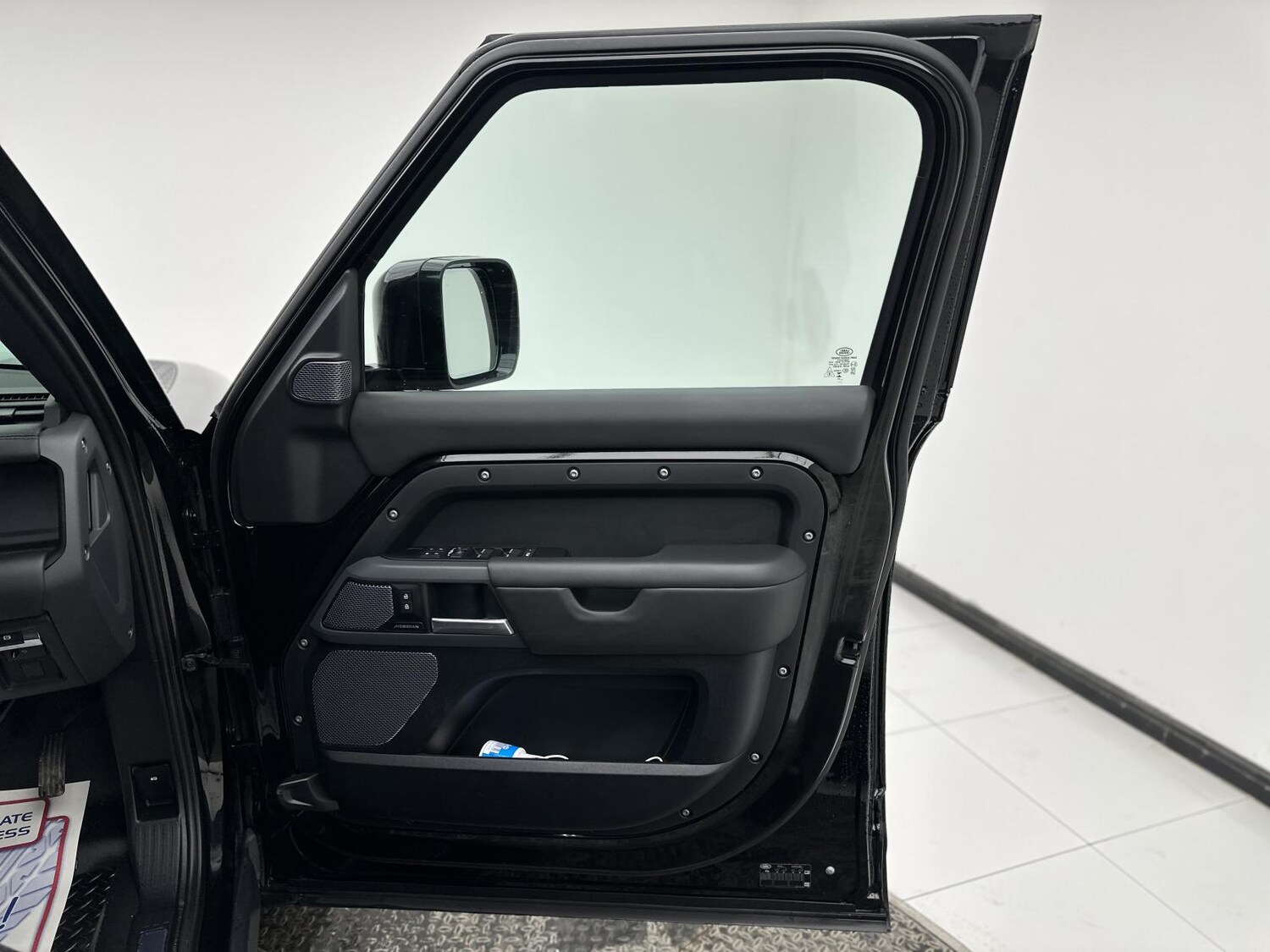 Used Land Rover Defender 2024 for sale - 77906975: Photo 18