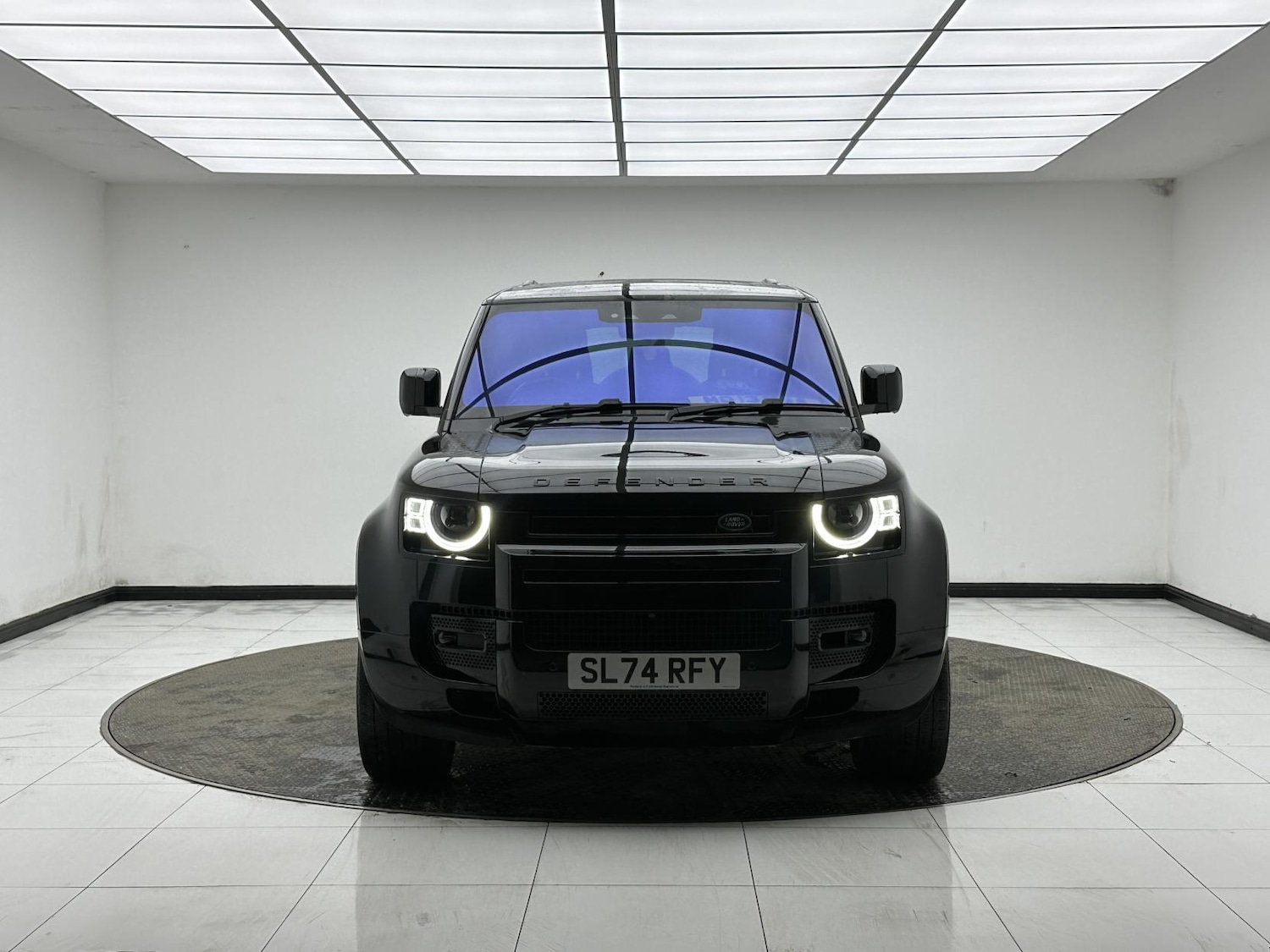 Used Land Rover Defender 2024 for sale - 77906975: Photo 2