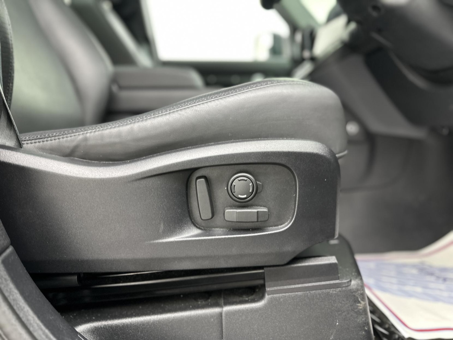 Used Land Rover Defender 2024 for sale - 77906975: Photo 20