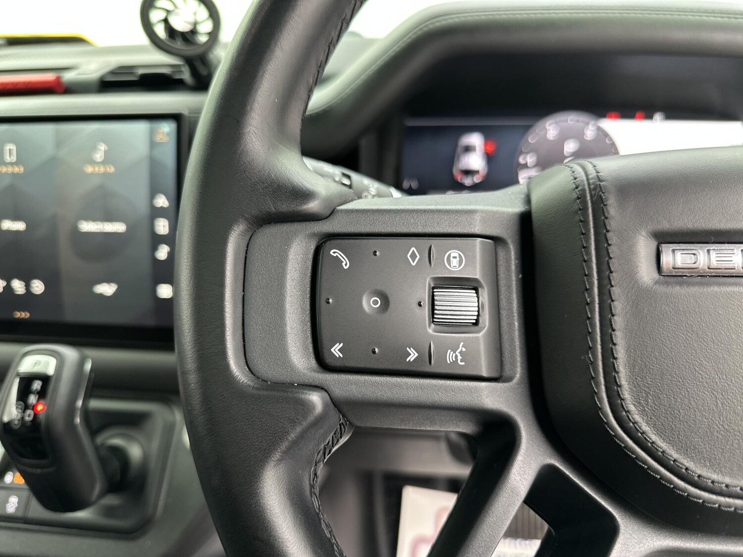 Used Land Rover Defender 2024 for sale - 77906975: Photo 27