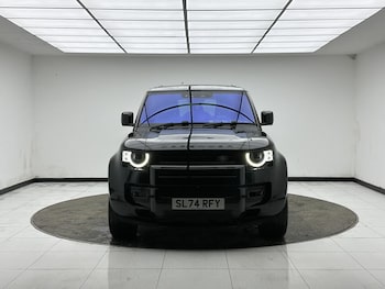 Used Land Rover Defender 2024 for sale - 77906975: Photo