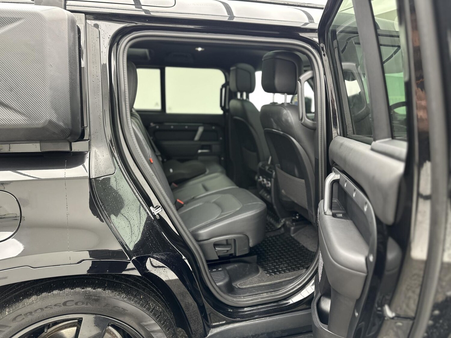 Used Land Rover Defender 2024 for sale - 77906975: Photo 32