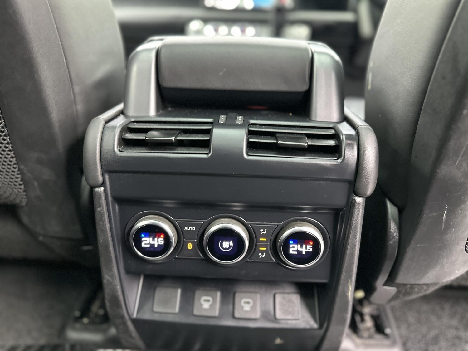 Used Land Rover Defender 2024 for sale - 77906975: Photo 33