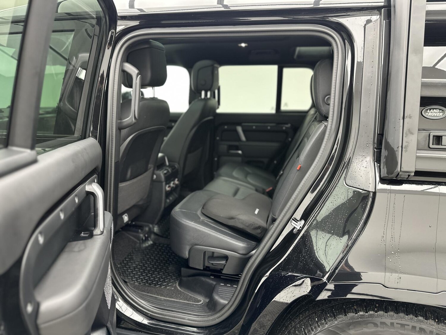 Used Land Rover Defender 2024 for sale - 77906975: Photo 37