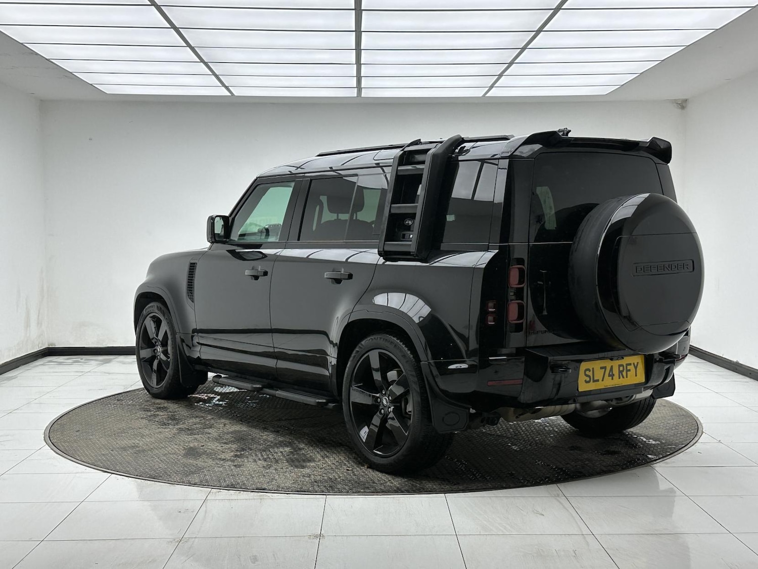 Used Land Rover Defender 2024 for sale - 77906975: Photo 5