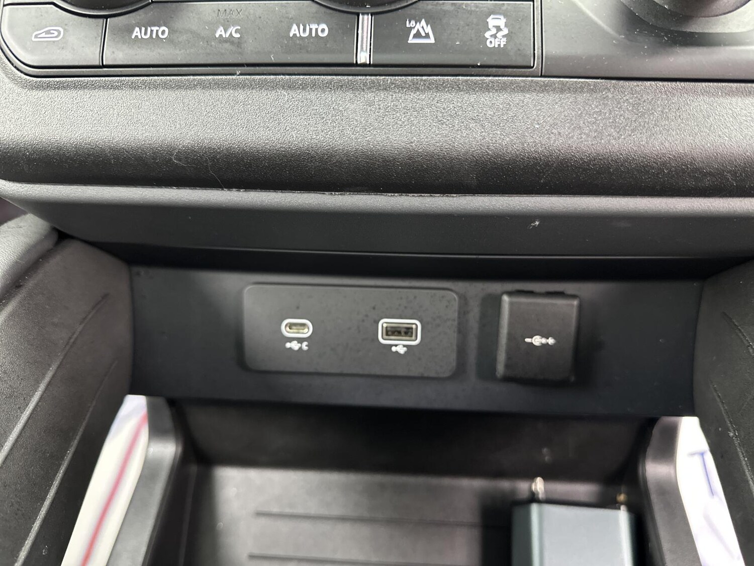 Used Land Rover Defender 2024 for sale - 77906975: Photo 55