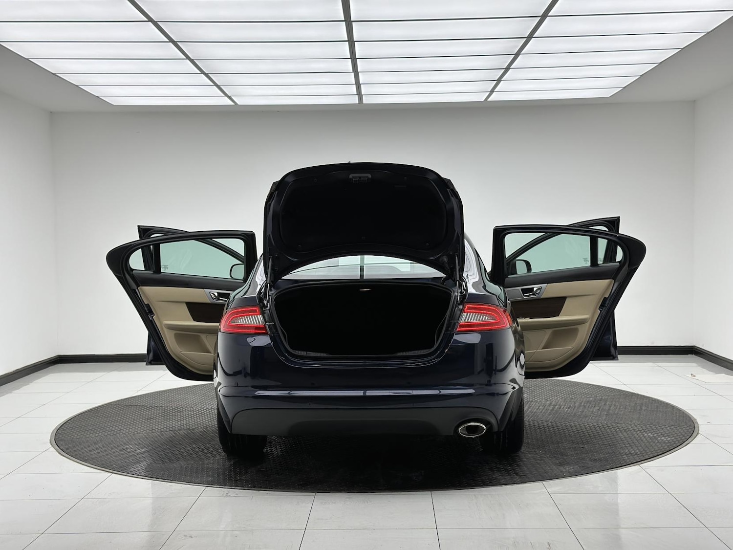 Used Jaguar XF 2014 for sale - 76375744: Photo 12