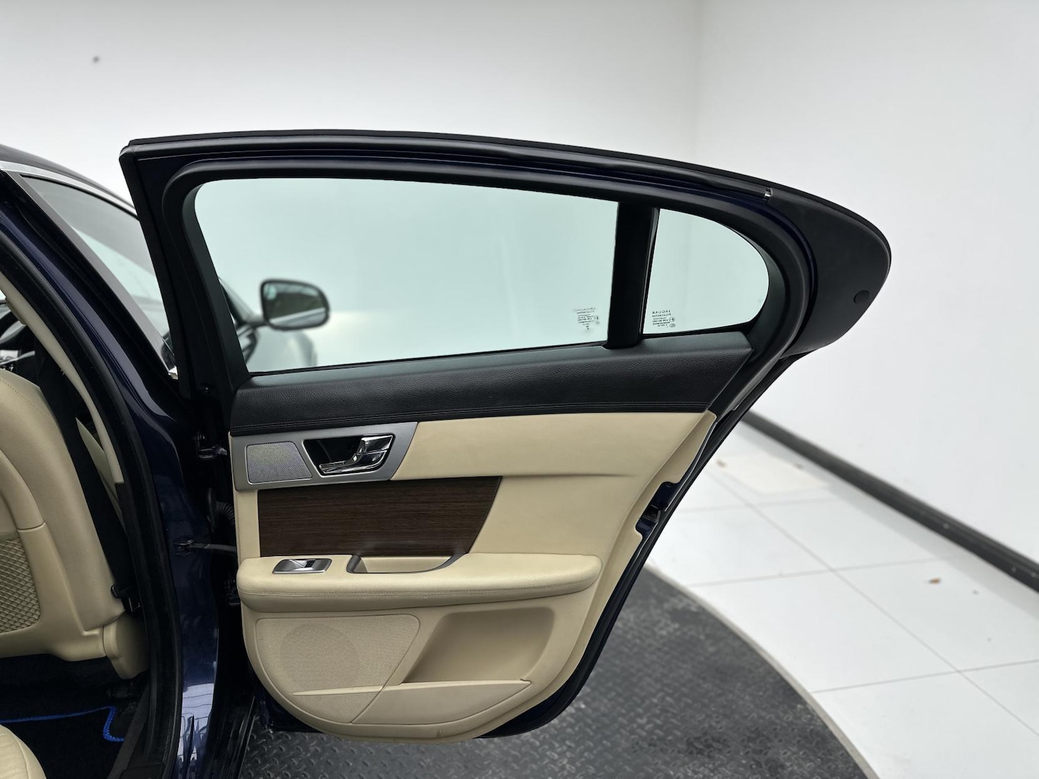 Used Jaguar XF 2014 for sale - 76375744: Photo 20