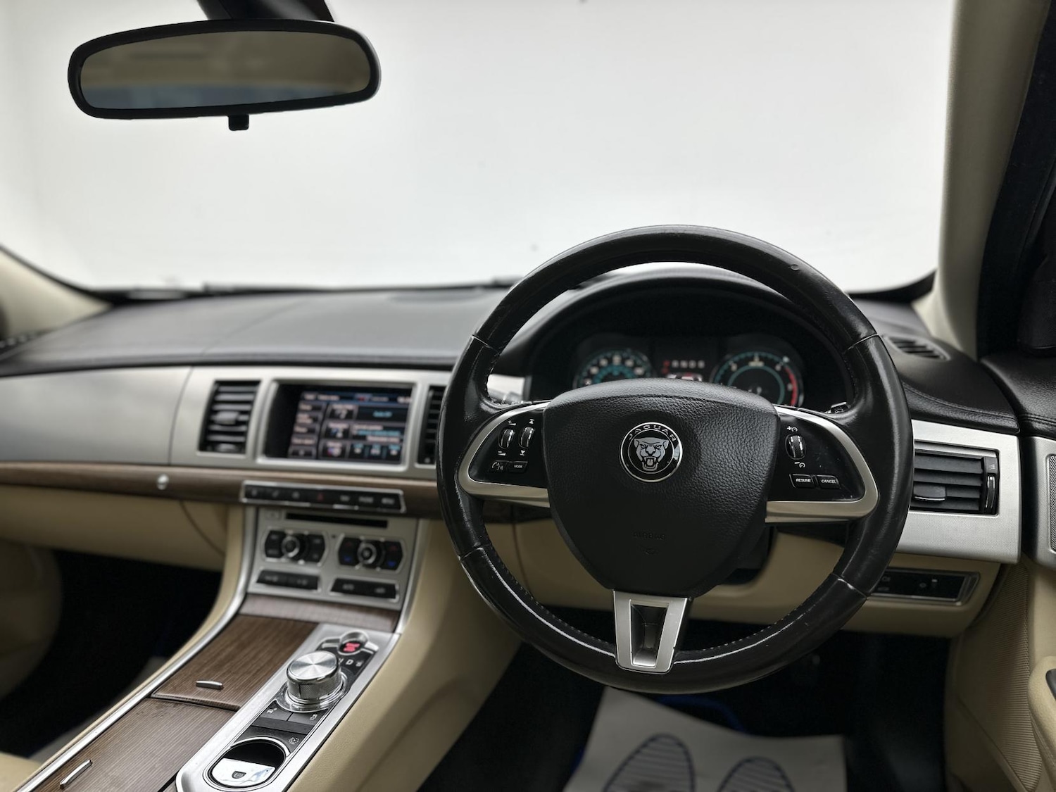 Used Jaguar XF 2014 for sale - 76375744: Photo 24